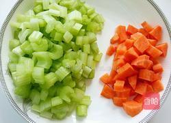 芹菜花生米的做法图解5