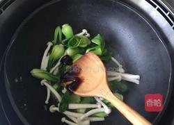 鲜菇炒白菜心的做法图解7