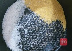 小米蛋花粥的做法图解1