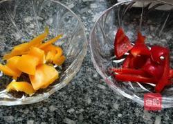 韭菜鸡蛋馅麦穗包子的做法图解1