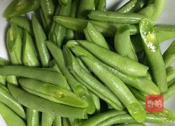 凉拌酱汁豆角的做法图解1