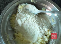 椒盐土豆饼的做法图解2