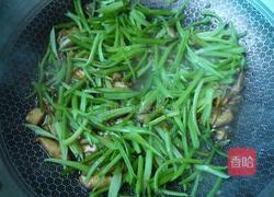 素炒香菇芹菜的做法图解5