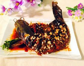 大蒜烧鲶鱼[图]
