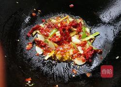 蒜味剁椒炒蛏子的做法图解4