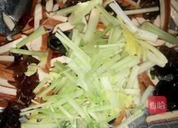 香芹木耳炒白干的做法图解5