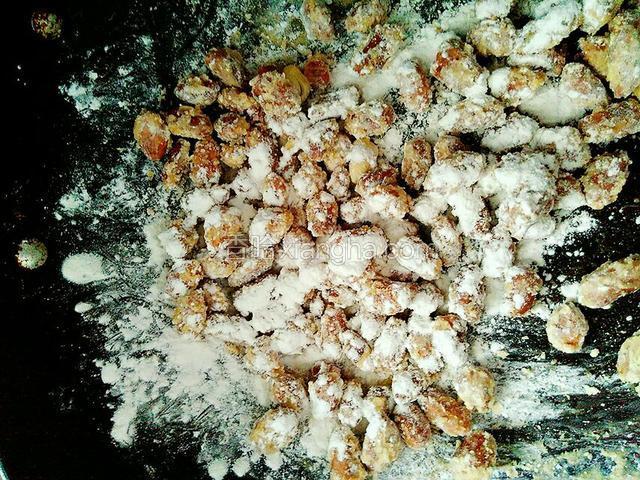 好了，撒上淀粉