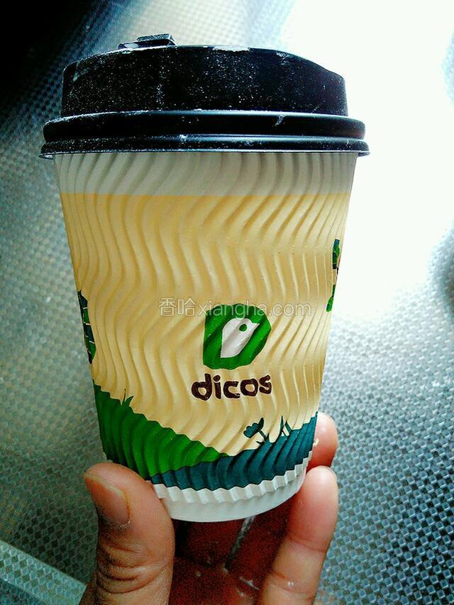 特意来显摆一下，喝奶茶你剩下的小杯子，可以放淀粉哦，吸管部分的小口正好方便淀粉撒出