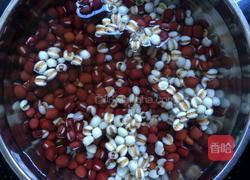 薏米莲子银耳羹的做法图解2