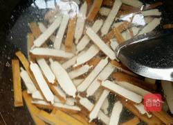 辣椒炒豆干的做法图解2