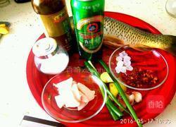 啤酒炖鲤鱼的做法图解1