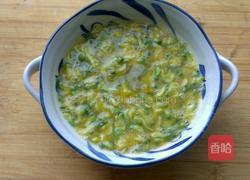 槐花炒鸡蛋的做法图解3