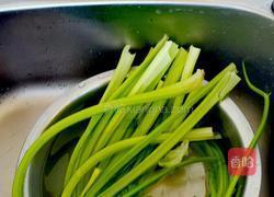 芹菜粉的做法图解1