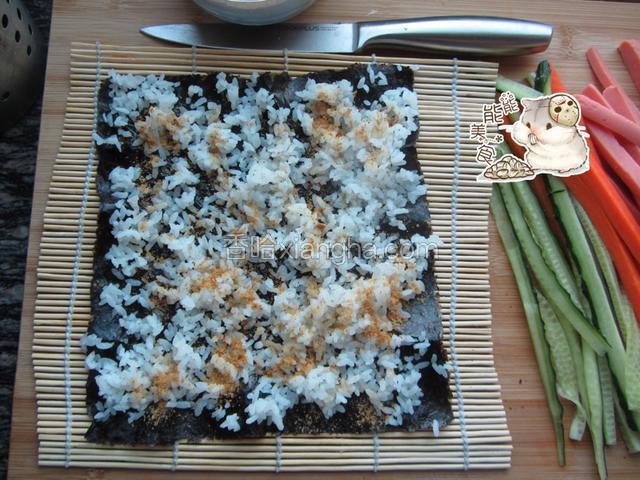 再撒上一层鸡肉松（自制的哦）