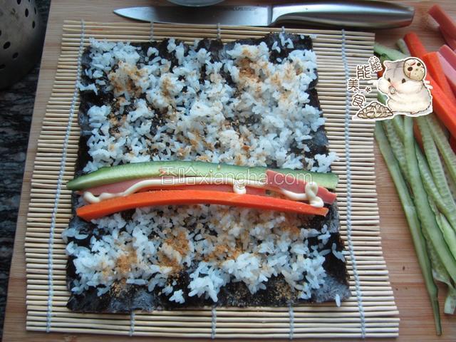再挤上沙拉酱