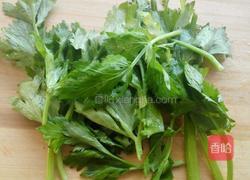 玉米面菜饼子的做法图解1