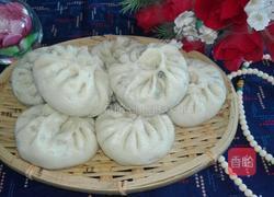 槐花韭菜鸡蛋包子的做法图解25