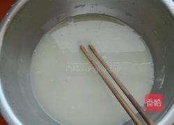 槐花韭菜鸡蛋包子的做法图解6