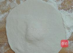 槐花韭菜鸡蛋包子的做法图解18