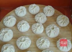 槐花韭菜鸡蛋包子的做法图解21