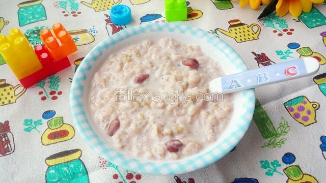 花生牛奶燕麦粥