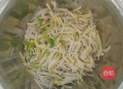 蒜苗拌金针菇的做法图解5