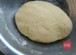 Illustration of how to make red date and corn cake 4