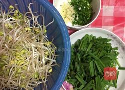 豆芽炒韭菜的做法图解1