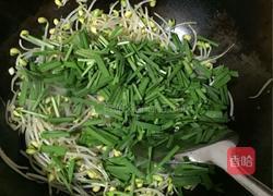 豆芽炒韭菜的做法图解4