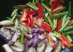 茄子炒辣椒的做法图解5