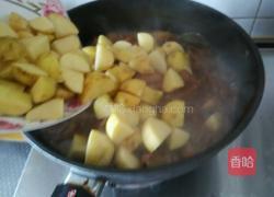 小土豆烧排骨的做法图解5