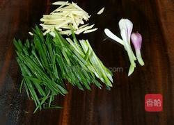 剁椒蒸鱼的做法图解2