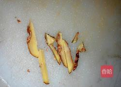 酸菜炒肉的做法图解3