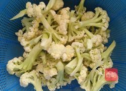 干煸腊味菜花的做法图解3