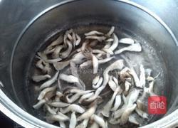 蘑菇鸡蛋汤的做法图解3