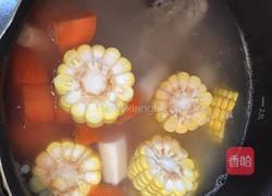 玉米胡萝卜山药排骨汤的做法图解7