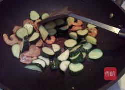 黄瓜炒虾仁的做法图解3