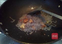辣酱肉末粉条的做法图解3