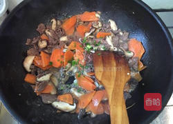 胡萝卜炒牛肉的做法图解8