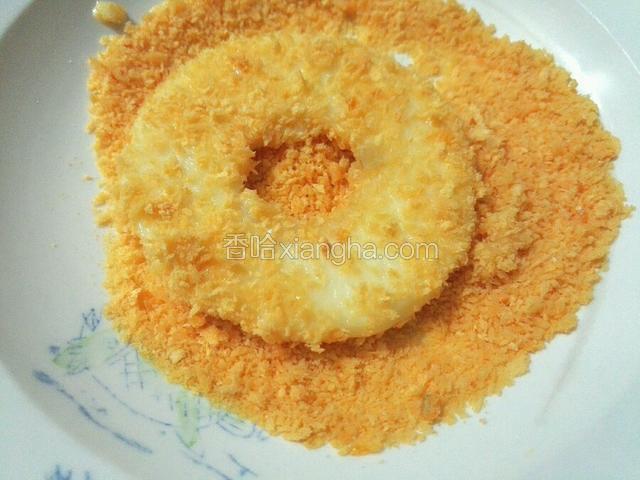 再粘上一层面包糠