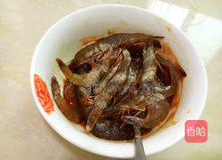 微波番茄虾的做法图解3