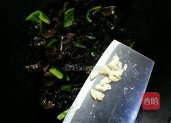 青椒炒木耳的做法图解8