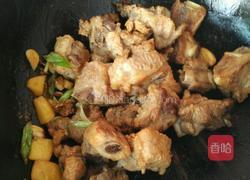 排骨土豆炖豆角的做法图解6