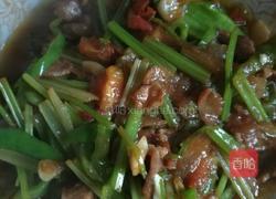 羊肉炒芹菜的做法图解3