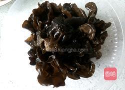 豇豆角木耳肉包子的做法图解3