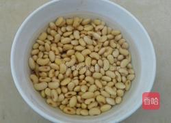 红烧猪蹄炖黄豆的做法图解2