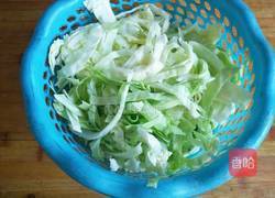酸辣卷心菜的做法图解2