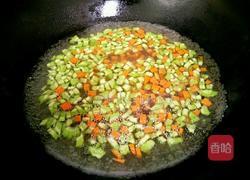 苦瓜胡萝卜煎蛋的做法图解3