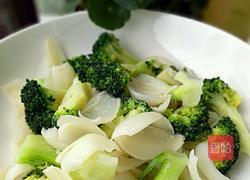 西兰花炒百合的做法图解4