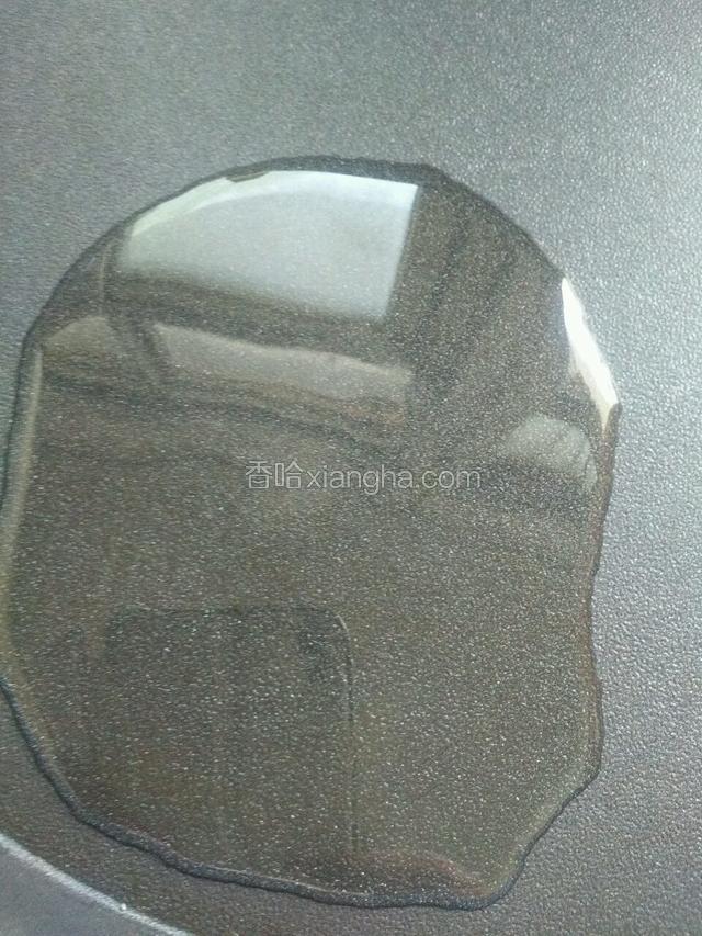 平底锅加少许油
